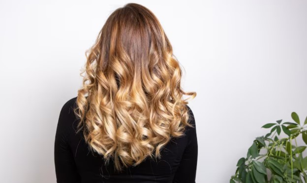 Wie Balayage dein Haar natürlicher und lebendiger wirken lässt Wie Balayage dein Haar natürlicher und lebendiger wirken lässt